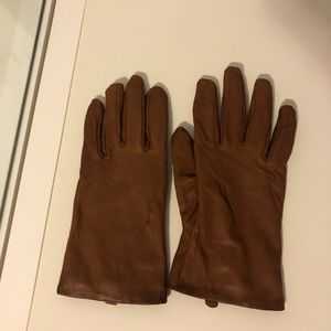 Danier Leather Gloves in Brown
